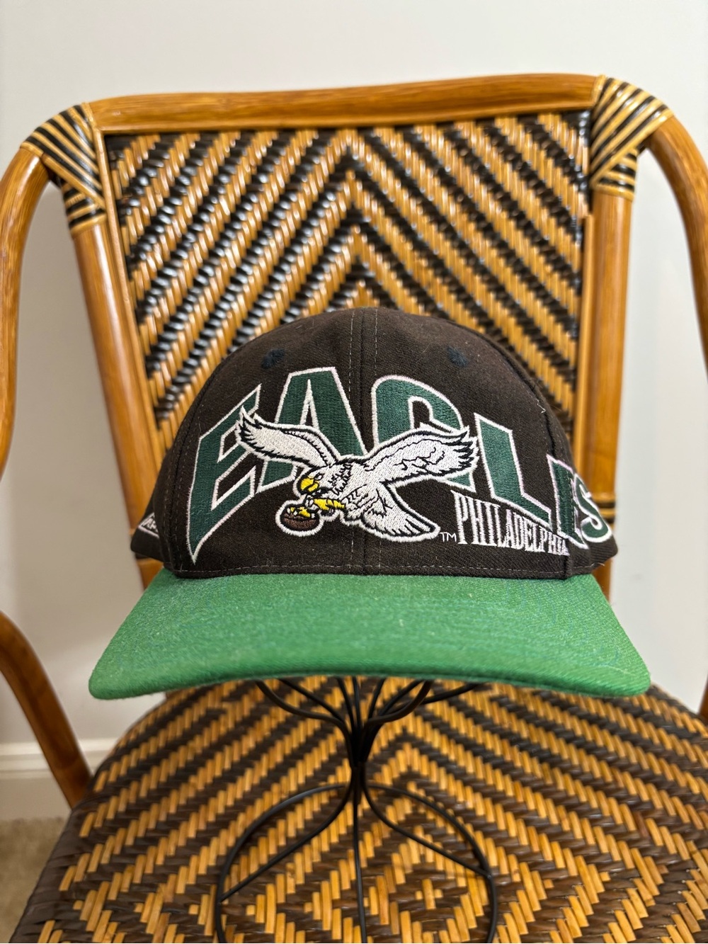 Vintage Philadelphia Eagles Apex One Snapback Hat NFL 90s